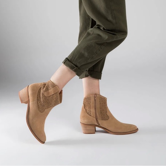 Boutique 9 Jolisa Western Cowboy Ankle Boots - Picture 5 of 13